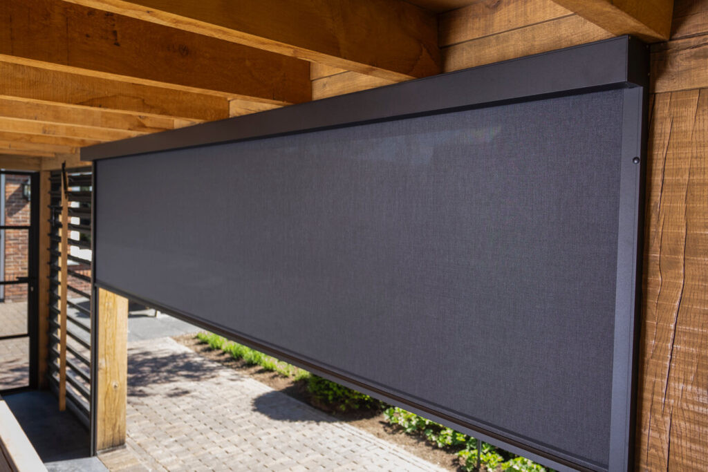 Windvaste-Ritsscreens-zonwering-overkapping-SunCircle-098