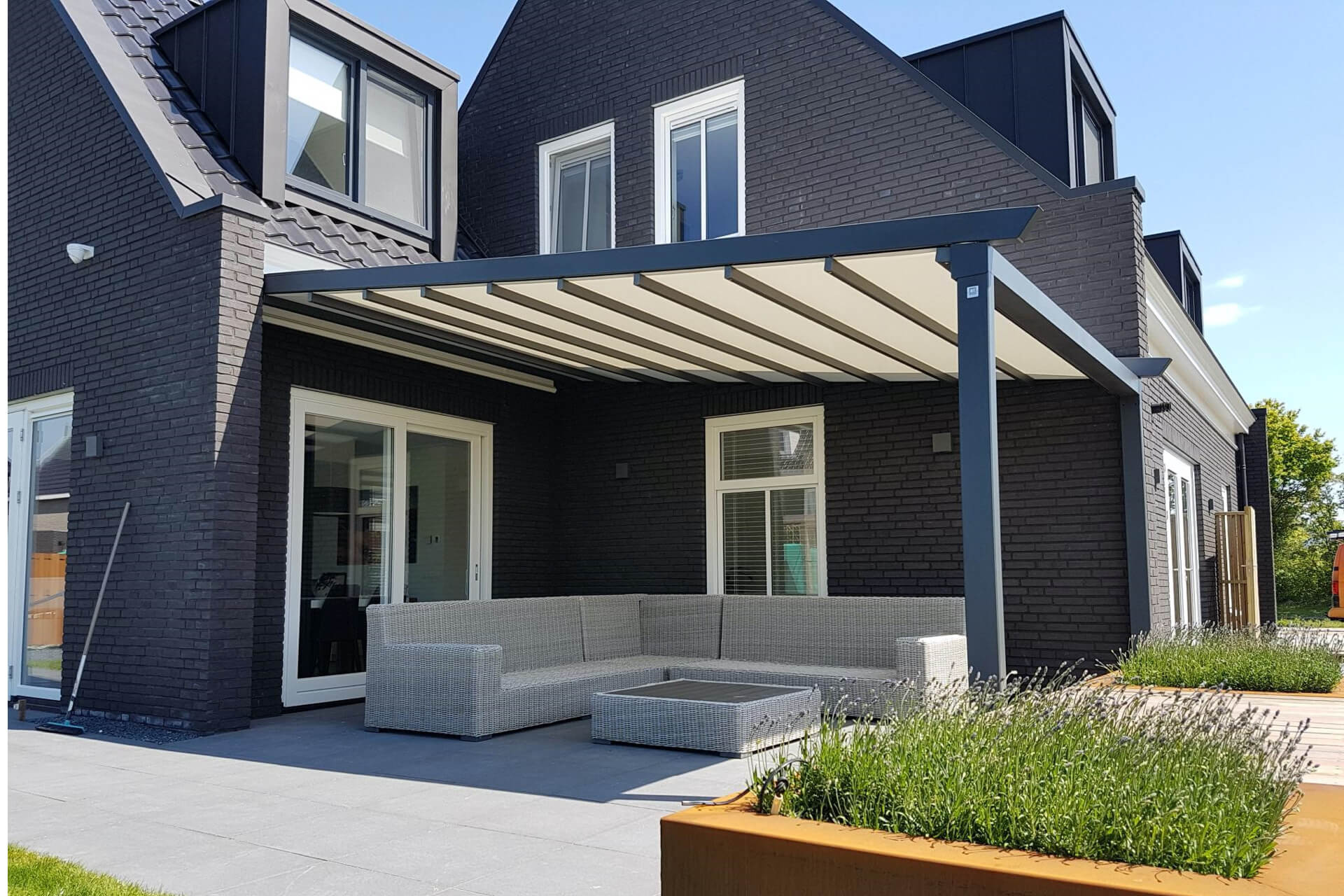 terrasoverkapping-met-doek-zonwering-Suncircle-04